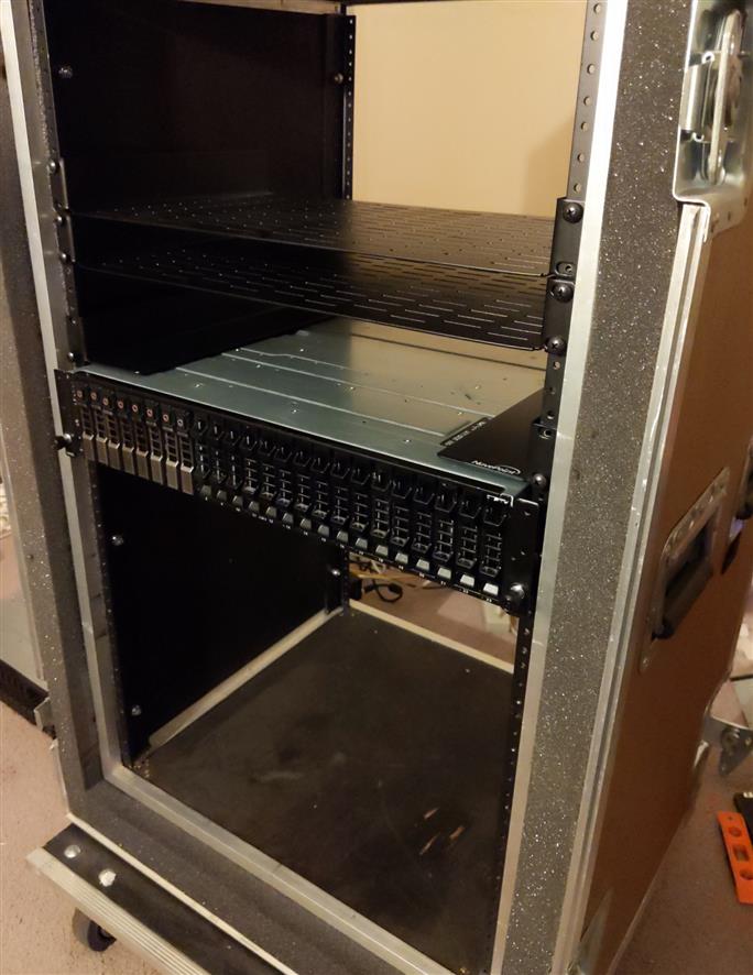 PowerVault MD1220 installed in rack case